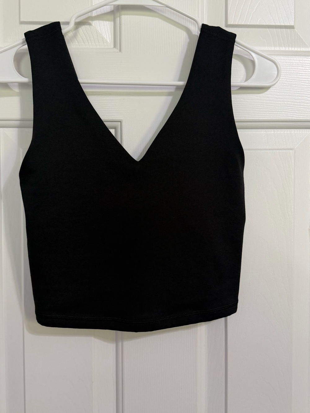 Old Navy Cloud Comfy Black V-Neck Athletic Workout Crop Tank